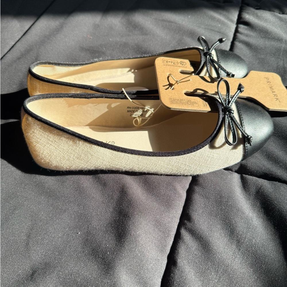 Primark Women's Black and Tan Ballet Flats